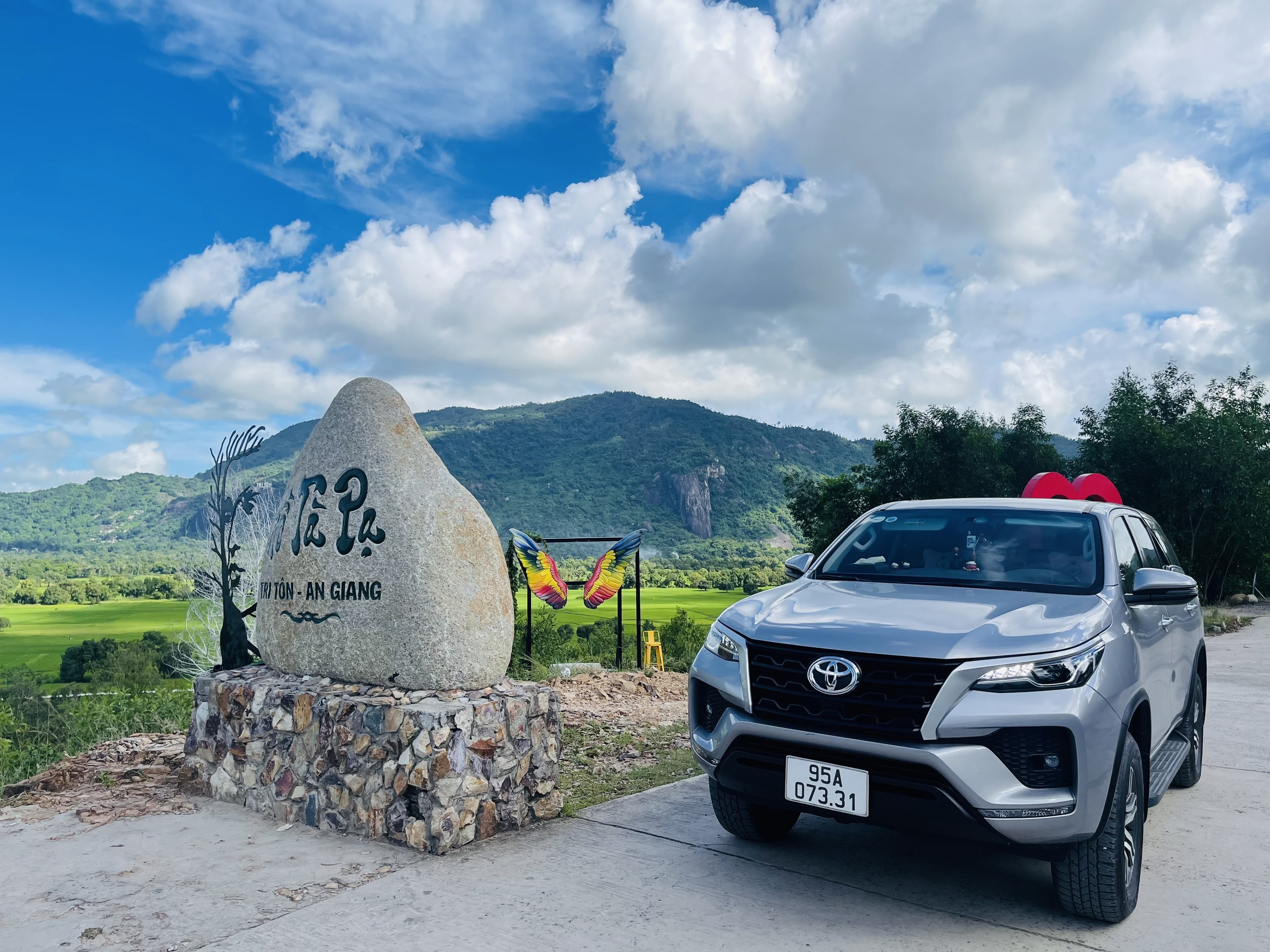 Cho thuê xe du lịch giá rẻ tại ngã bảy, hậu giang